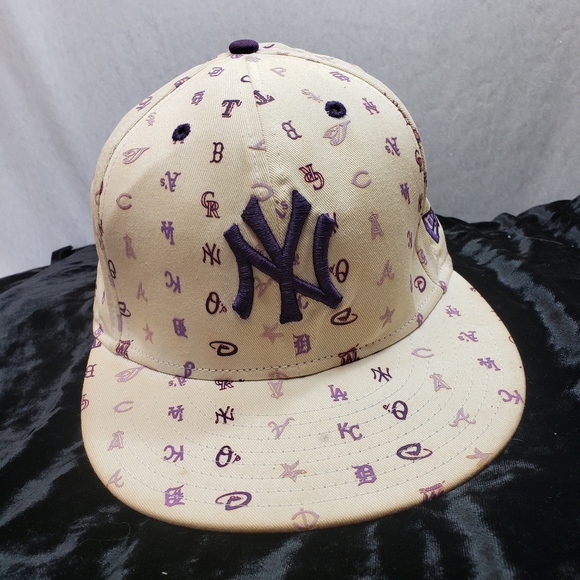 New Era Other - NY Yankees New Era 59fifty Fitted Print Hat Size 7 3/8